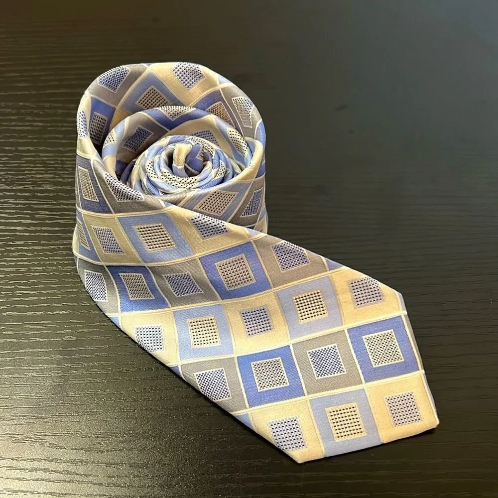 Beautiful Michael Kors Squares and Diamonds Necktie / Tie